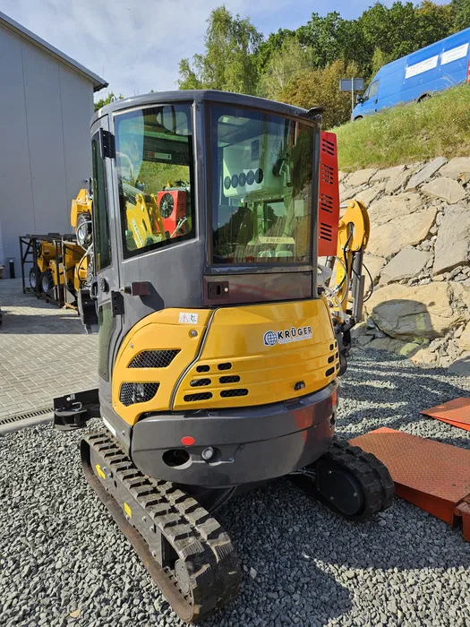 minibager krÜger ex25 (2,5t): motor yanmar + kabína s klimatizÁciou. japonská spoľahlivosť. minibager krÜger ex25 (2,5t): motor yanmar + kabína s klimatizÁciou. japonská spoľahlivosť.