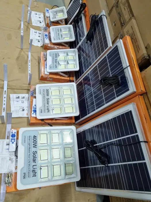 solárna led lampa vÖgler gmbh 400w | smd diódy | senzor súmraku | ip66 neutrálna biela solárna led lampa vÖgler gmbh 400w | smd diódy | senzor súmraku | ip66 neutrálna biela