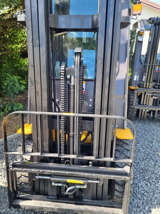 vysokozdvižný vozík krÜger® pc 30 s nosnosťou 3 tony, trojitý stožiar 4,5 m alebo 5,5 m, naftový vysokozdvižný vozík krÜger® pc 30 s nosnosťou 3 tony, trojitý stožiar 4,5 m alebo 5,5 m, naftový