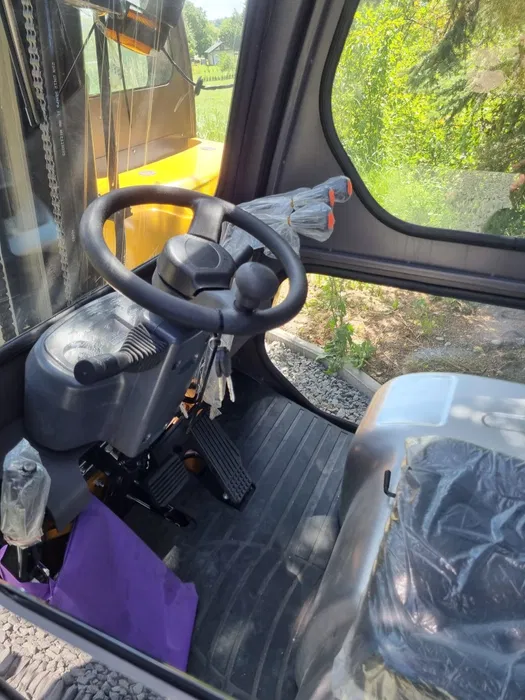 vysokozdvižný vozík krÜger® pc 30 s nosnosťou 3 tony, trojitý stožiar 4,5 m alebo 5,5 m, naftový vysokozdvižný vozík krÜger® pc 30 s nosnosťou 3 tony, trojitý stožiar 4,5 m alebo 5,5 m, naftový