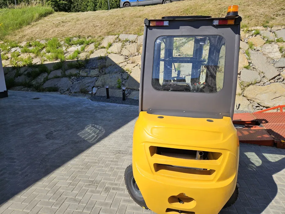 vysokozdvižný vozík krÜger® pc 30 s nosnosťou 3 tony, trojitý stožiar 4,5 m alebo 5,5 m, naftový vysokozdvižný vozík krÜger® pc 30 s nosnosťou 3 tony, trojitý stožiar 4,5 m alebo 5,5 m, naftový