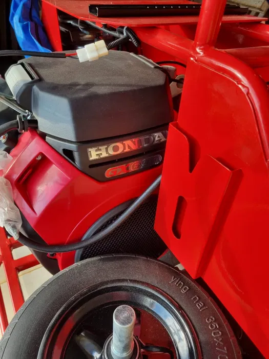 dvojrotorová motocarná hladiačka betónová d 36 | motor honda gx690 23,1 hp | profesionálny hladič s posedom dvojrotorová motocarná hladiačka betónová d 36 | motor honda gx690 23,1 hp | profesionálny hladič s posedom