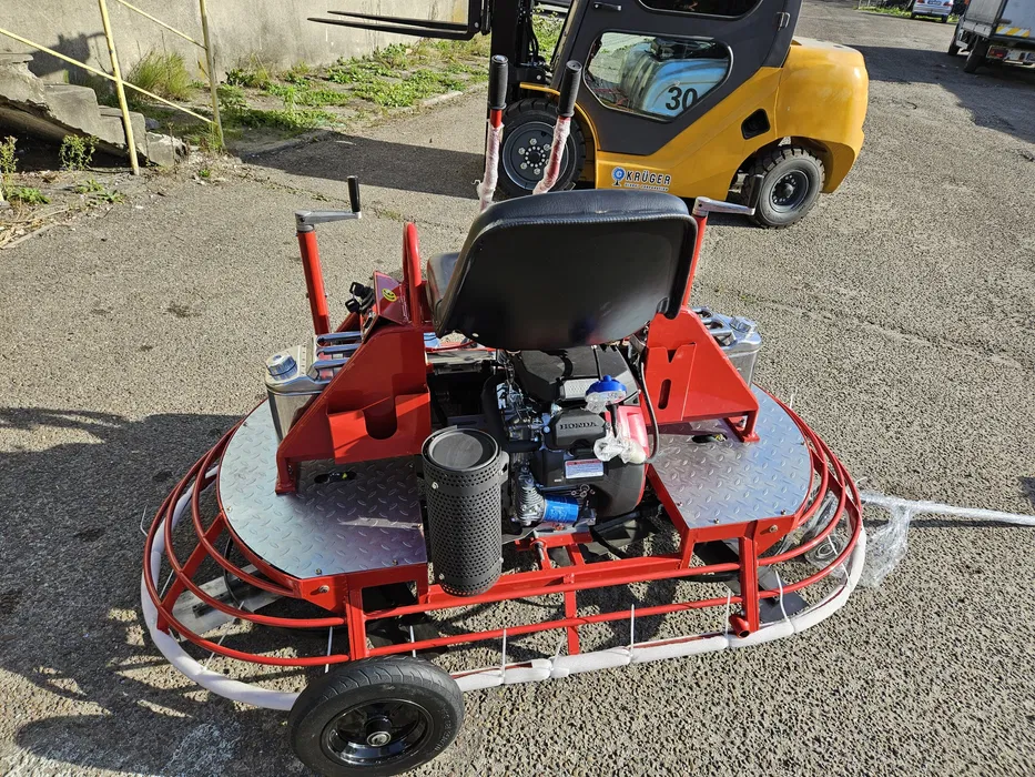 dvojrotorová motocarná hladiačka betónová d 36 | motor honda gx690 23,1 hp | profesionálny hladič s posedom dvojrotorová motocarná hladiačka betónová d 36 | motor honda gx690 23,1 hp | profesionálny hladič s posedom