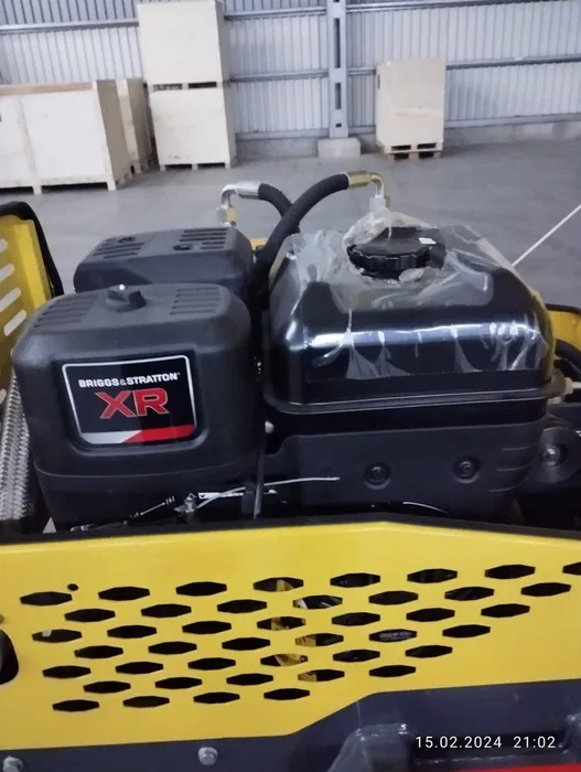 cestný valec 1 tona briggs & stratton usa originál cestný valec 1 tona briggs & stratton usa originál