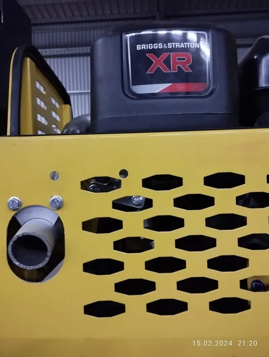 cestný valec 1 tona briggs & stratton usa originál cestný valec 1 tona briggs & stratton usa originál