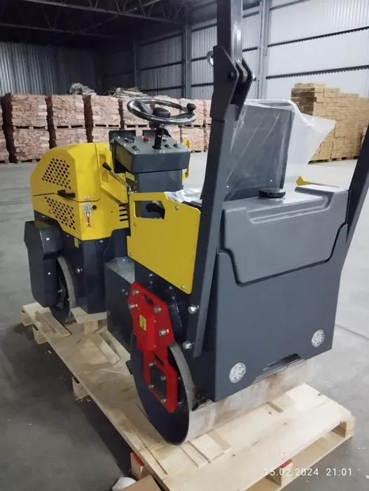 cestný valec 1 tona briggs & stratton usa originál cestný valec 1 tona briggs & stratton usa originál