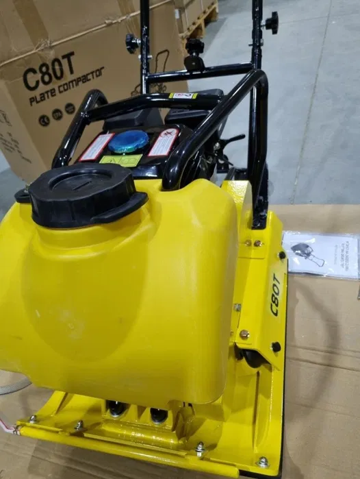 vibračná doska c80t 100 kg | motor agm pol 6,5 hp | 15 kn | najväčšia doska 48x54 cm vibračná doska c80t 100 kg | motor agm pol 6,5 hp | 15 kn | najväčšia doska 48x54 cm