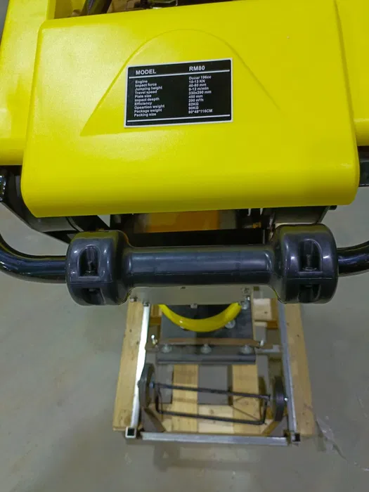 vibračná noha (ubíjadlo) agm pol ducar 196cc – profesionálny dusač na zeminu a výkopy vibračná noha (ubíjadlo) agm pol ducar 196cc – profesionálny dusač na zeminu a výkopy