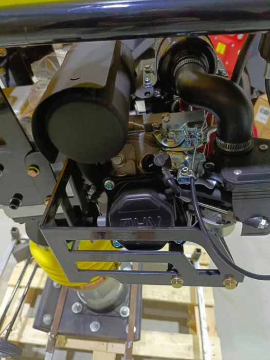 vibračná noha (ubíjadlo) agm pol ducar 196cc – profesionálny dusač na zeminu a výkopy vibračná noha (ubíjadlo) agm pol ducar 196cc – profesionálny dusač na zeminu a výkopy